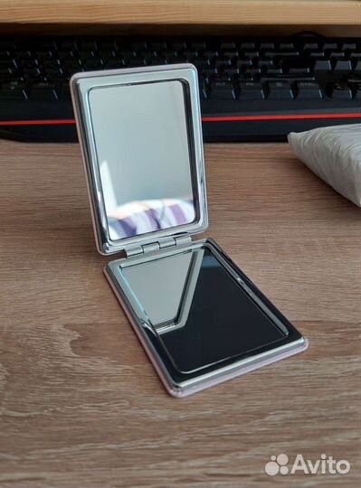 Карманное зеркало