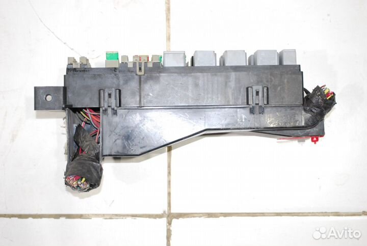 Блок предохранителей подкапотный Mazda Tribute EP