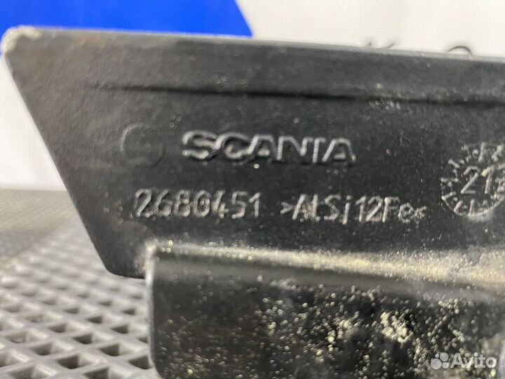 Ручка решетки капота Scania 6-series 2680451