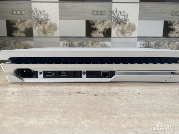 Sony PlayStation 4 Pro 1Tb 6.72 Прошитая + Игры