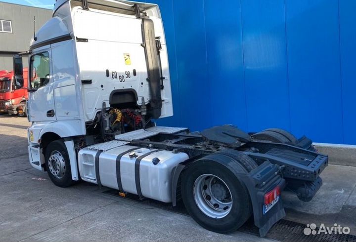 Pазбираем грузовик Mercedes-Benz Actros mpiv с 201