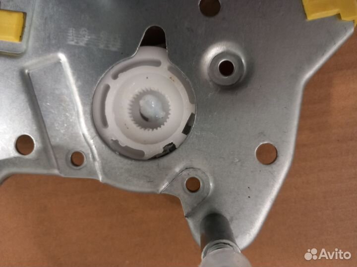 Стеклоподъемник Accent правый