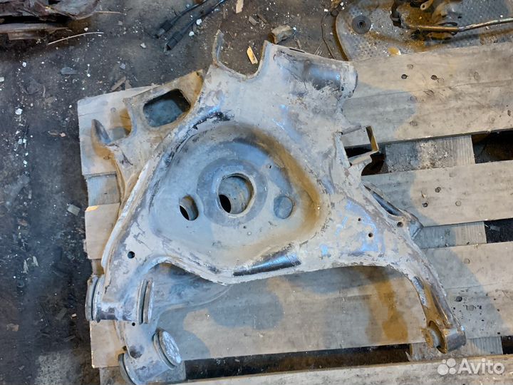 Рычаг зад Ауди a6 c6