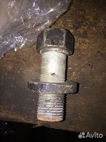 Болт балансира урал