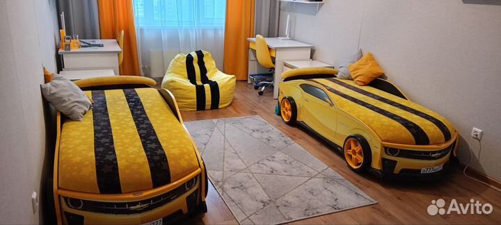 Детская кровать машина