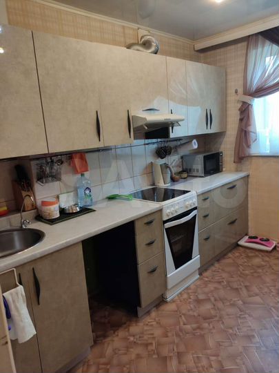 3-к. квартира, 57 м², 1/9 эт.