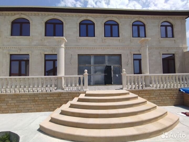 Лестница с камнем даг