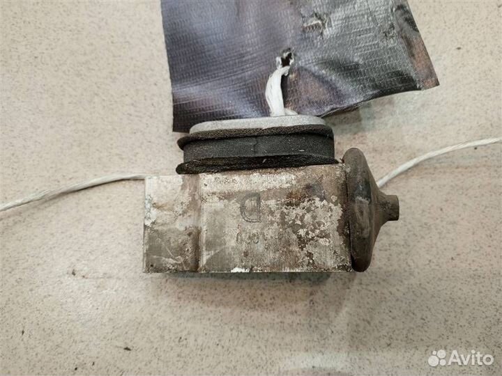 Клапан кондиционера Mitsubishi Pajero iO 1998-2007