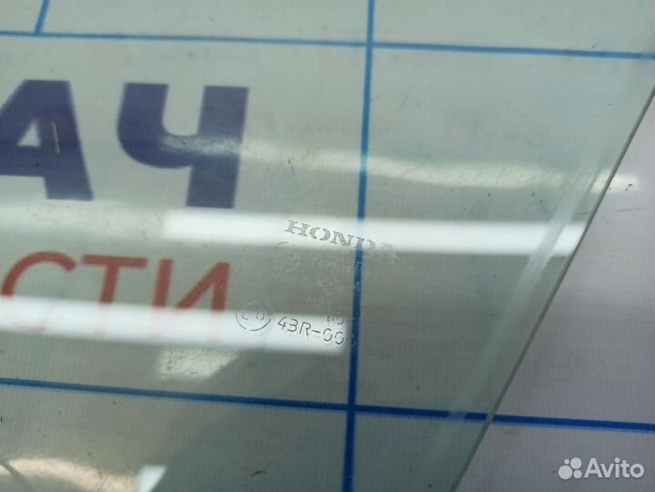Стекло двери переднее правое Honda Civic 4D 8 7330