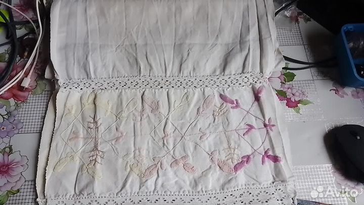 Домотканное льняное полотенце с вышивкой