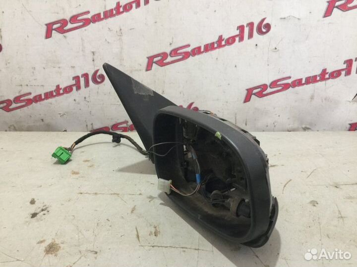 Зеркало заднего вида правое Volvo C30 1