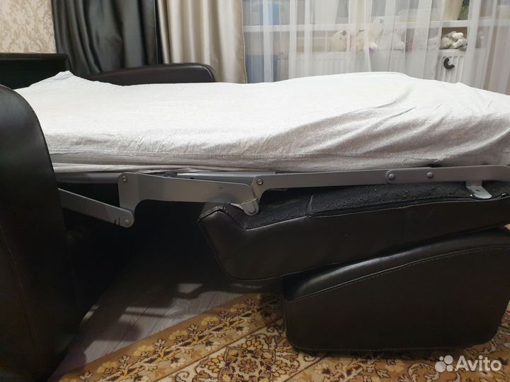Кожаный диван раскладной