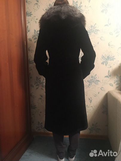 Шуба длинная с капюшоном черная мутон с чернобурко