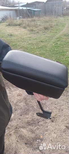 Подлокотник на ладу гранту