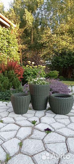 Кашпо из искусственного ротанга