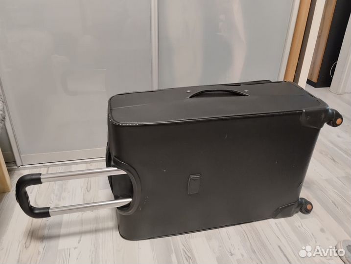 Чемодан на колесах большой