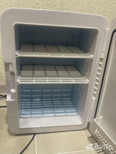 Минихолодильник для косметики beauty agent