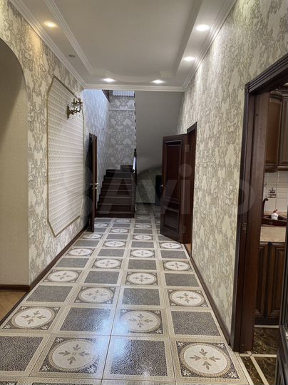 Дом 200 м² на участке 5 сот.