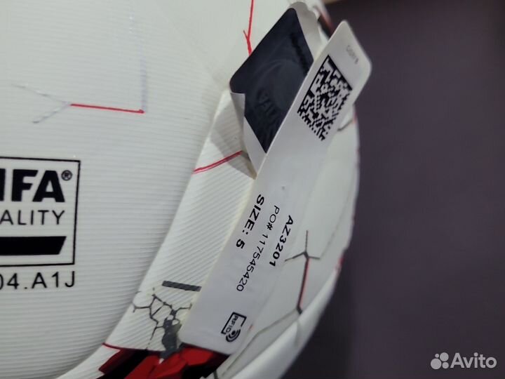 Футбольный мяч adidas куплен в адидас