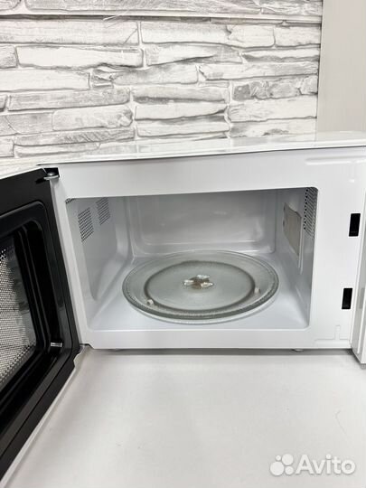 Микроволновая печь Gorenje MO17E1W