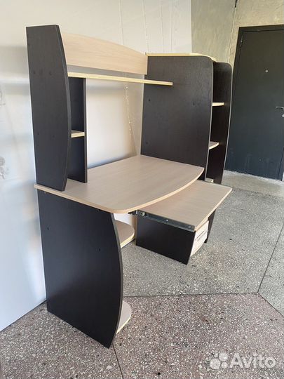 Письменный стол для школьника бу