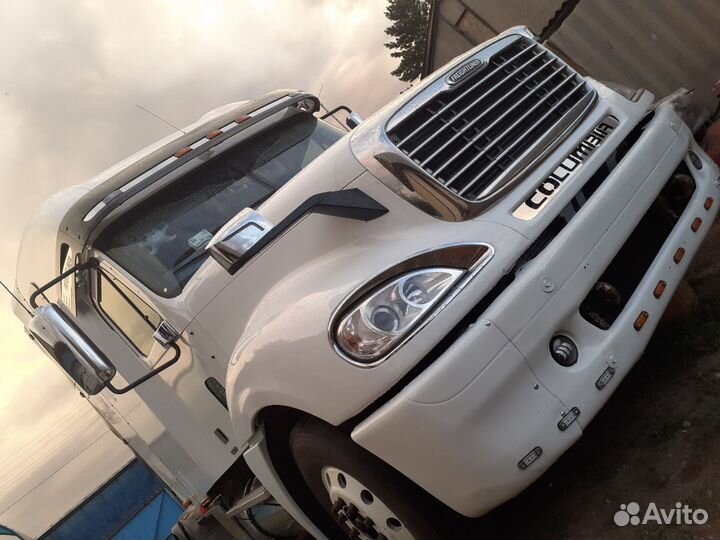 Freightliner Columbia, 2004