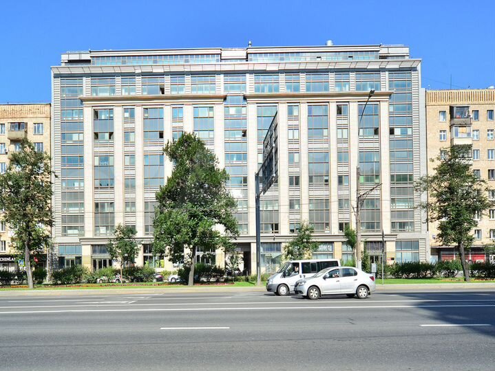 Продажа торговой площади 283 м² в удачной локации