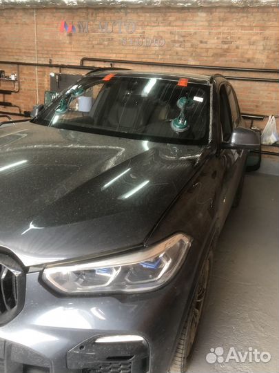 Лобовое стекло Land Rover Discovery V 2017+