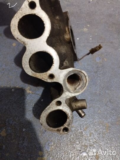 Впускной коллектор VW Golf 2 Jetta 2
