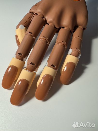 Тренировочная рука для маникюра