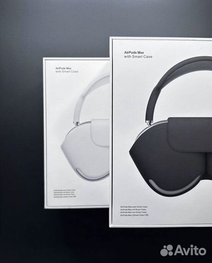 AirPods Max (Black and White)