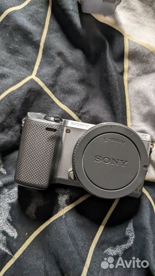 Тушка Sony nex 5 r со вспышкой