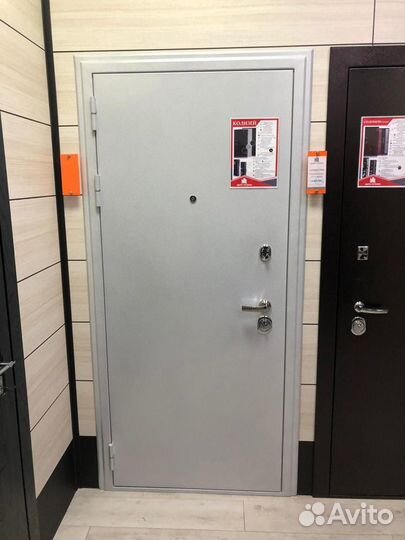 Дверь входная металлическая
