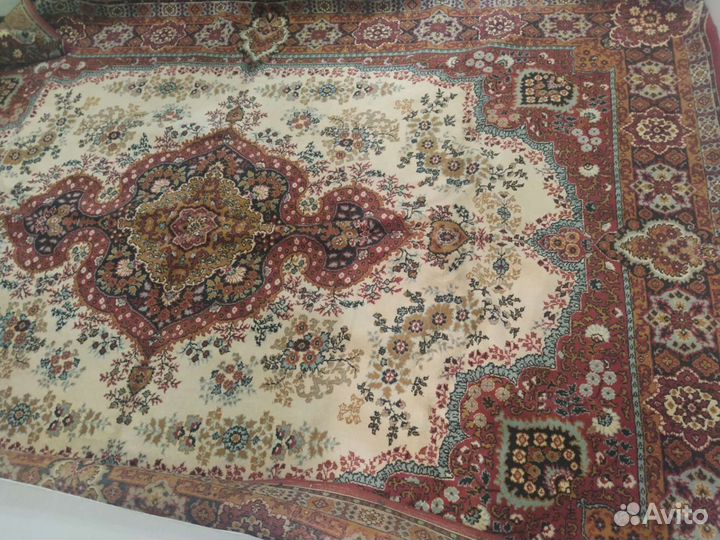 Ковер шерстяной