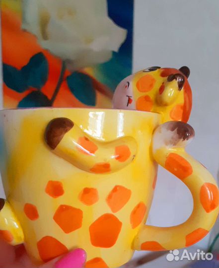 Яркая колоритная кружка, пиала и бокал