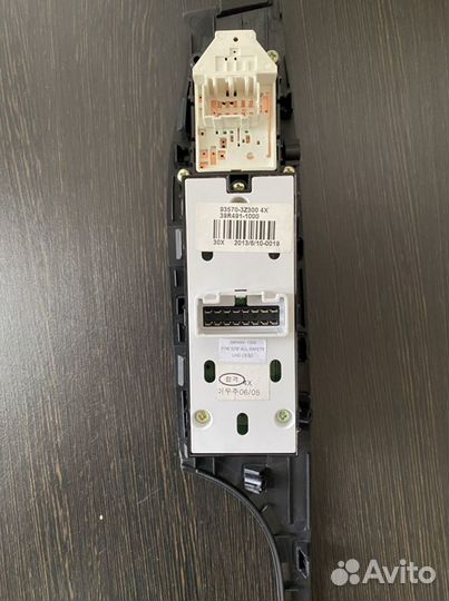 Блок управления стеклоподъемниками hyundai i40 VF