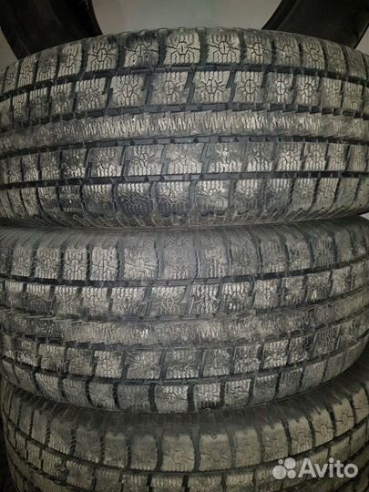 Toyo Observe Garit G4 215/60 R16