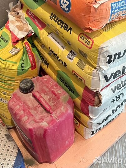 Шпаклёвка полимерная финишная Vetonit LR+ 22 кг