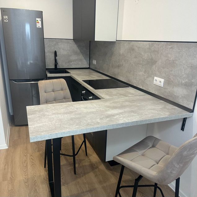 1-к. квартира, 32 м², 8/33 эт.