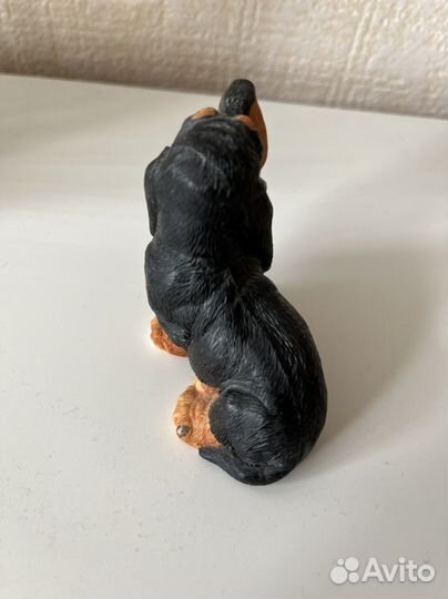 Фигурка собака