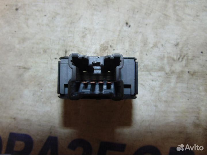 Кнопка обогрева сидений для Nissan X-Trail 1 2001