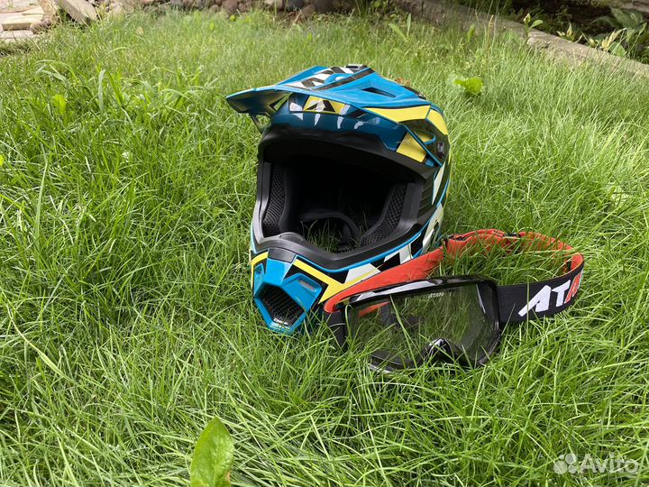 Кроссовый шлем