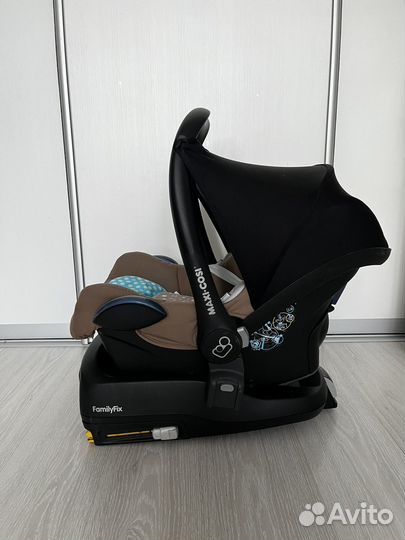 Автолюлька Maxi-cosi Cabriofix с базой isofix