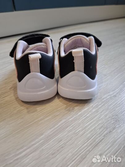 Кроссовки детские на девочку 22 размер