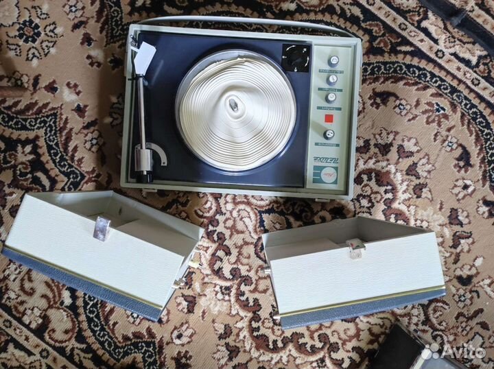 Виниловый проигрыватель Soletta deluxe