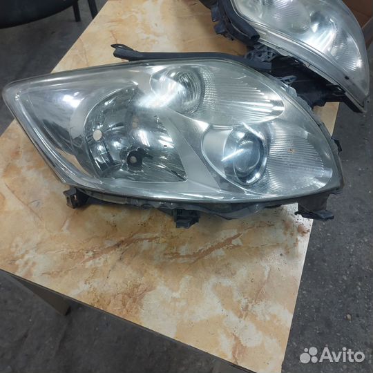 Фары на toyota auris