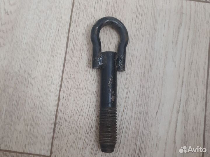 Буксировочный крюк toyota camry 40