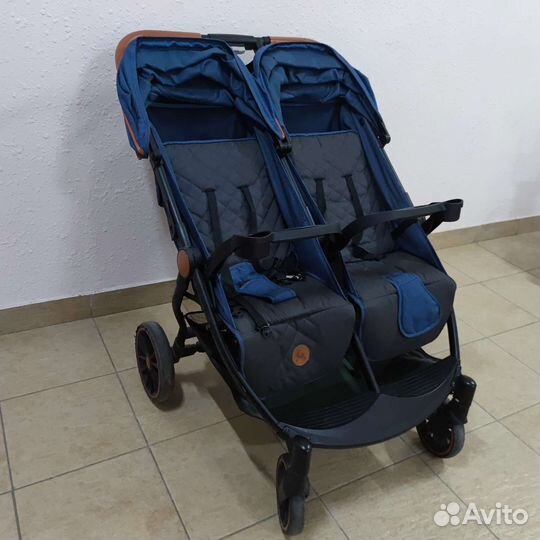 Коляска для двойни Acarento