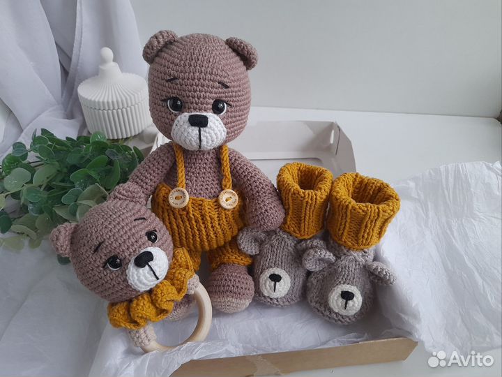Игрушка вязанный Мишка, погремушка, пинетки