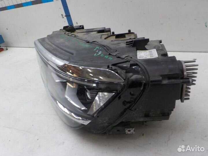 Фара левая Volkswagen Tiguan